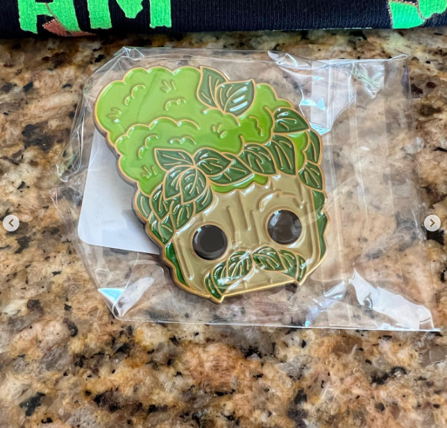 Marvel Collector Corps I am Groot Disney + Talla M