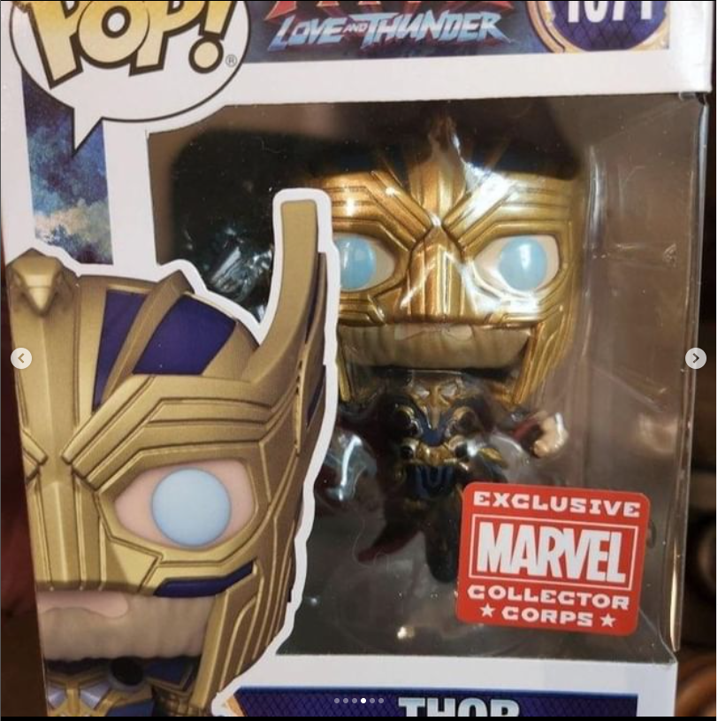 Marvel Collector Corps Thor Love and Thunder Talla L